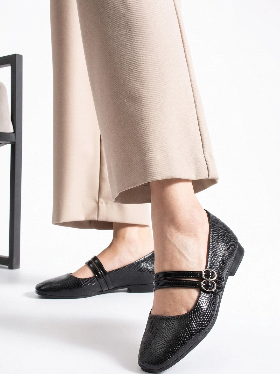 Austine Textured Round Toe Buckle Ballerinas