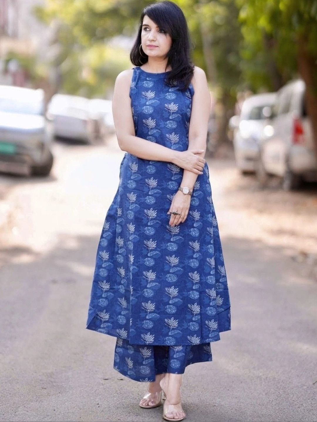 LAHER FASHION Women Floral Printed Regular Kurta with Palazzos