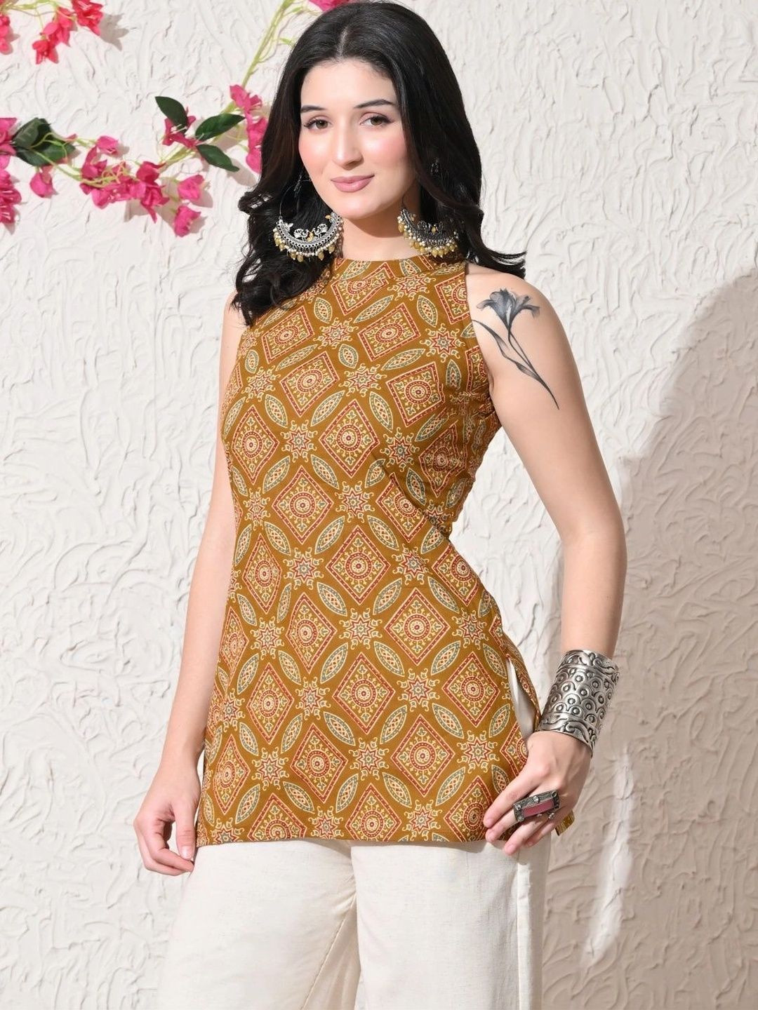 SANGAKURTI Women Geometric Print V-Neck Sleeveless lace-up Back Cotton Top