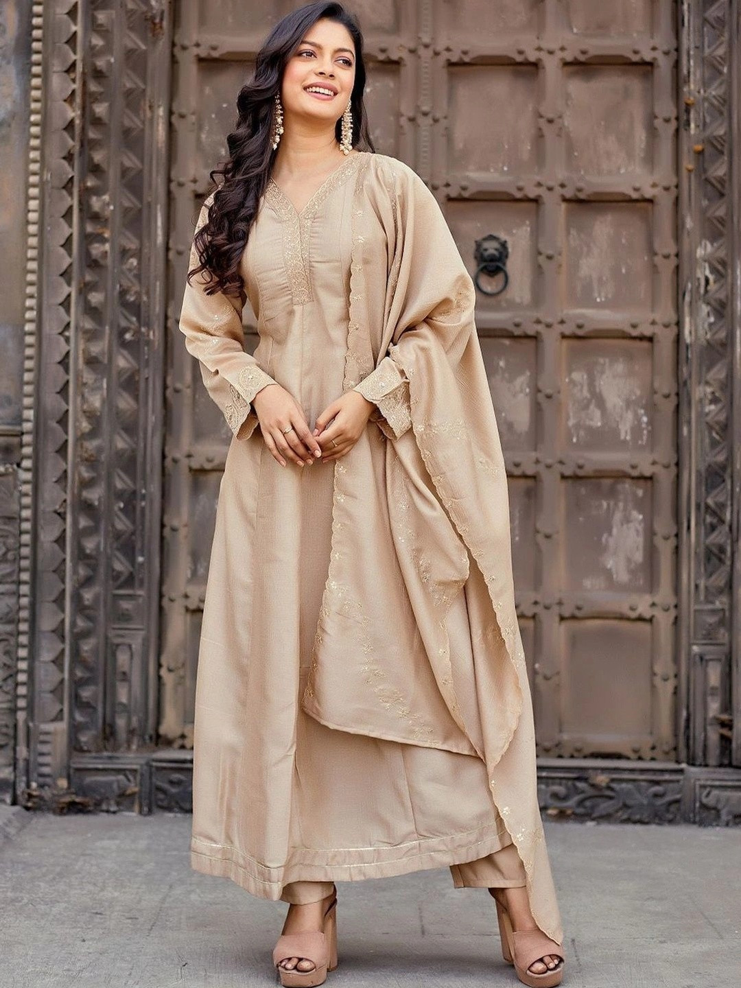 Sangria Women Ethnic Motifs Embroidered Regular Thread Work Chanderi Cotton Kurta with Trousers & With