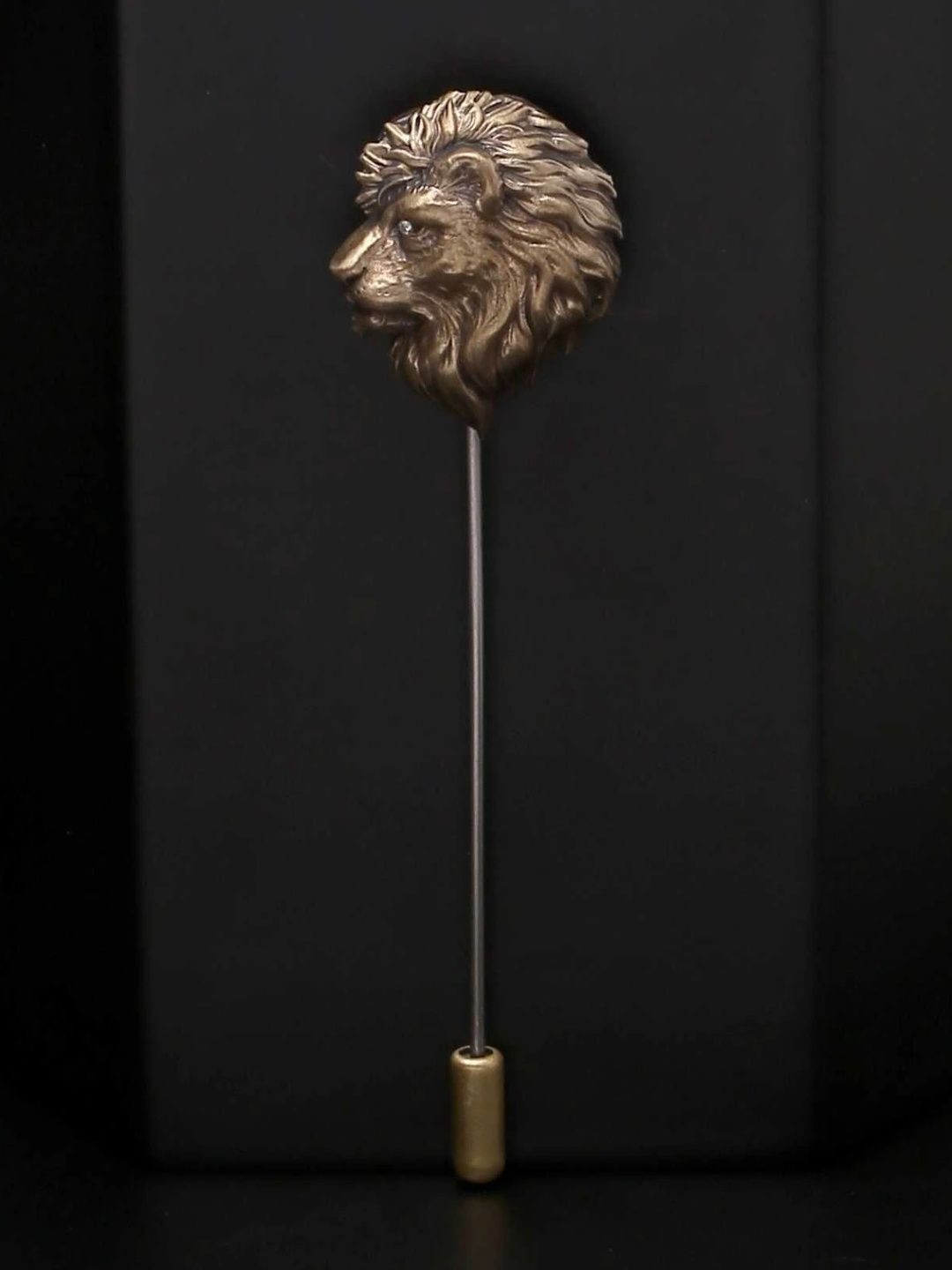 COSA NOSTRAA Men Antique Gold Side Lion Brass Lapel Pin