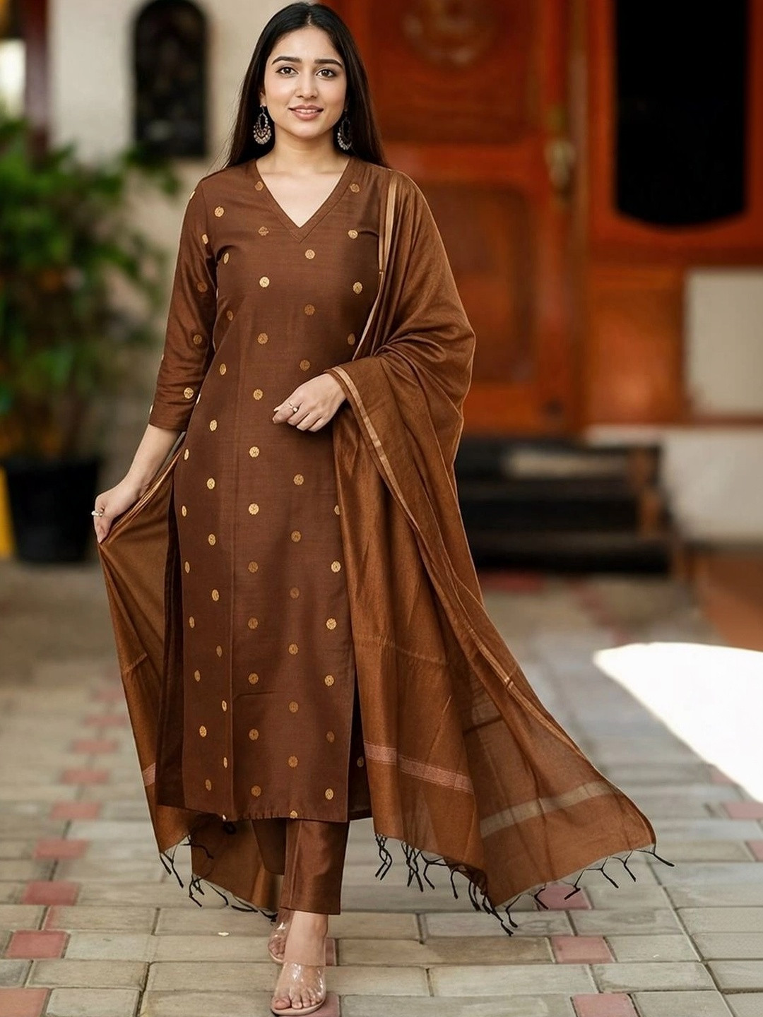 Rahigomar Women Printed Regular Kurta with Trousers & With Dupatta