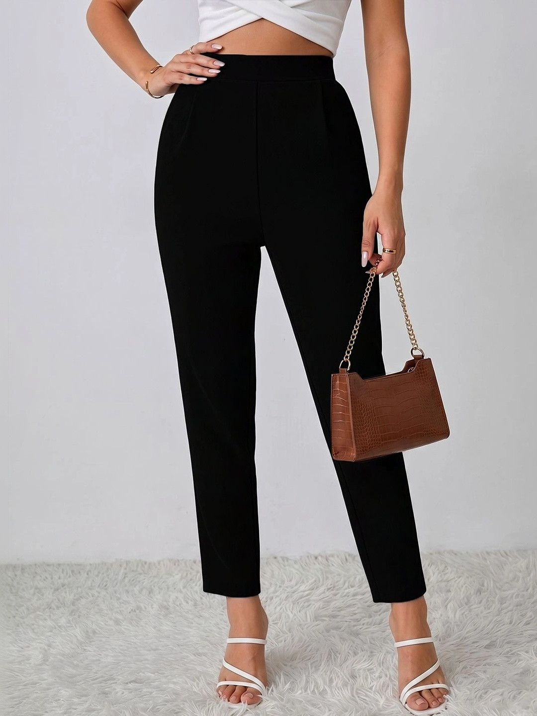 Navyankaa Women Straight Fit High-Rise Trousers