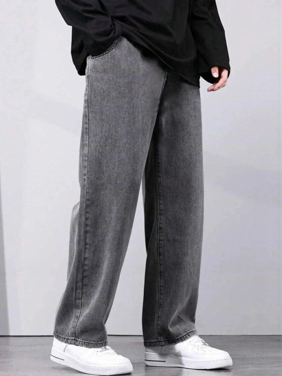 Wanted Men Straight Fit Mid-Rise Jeans