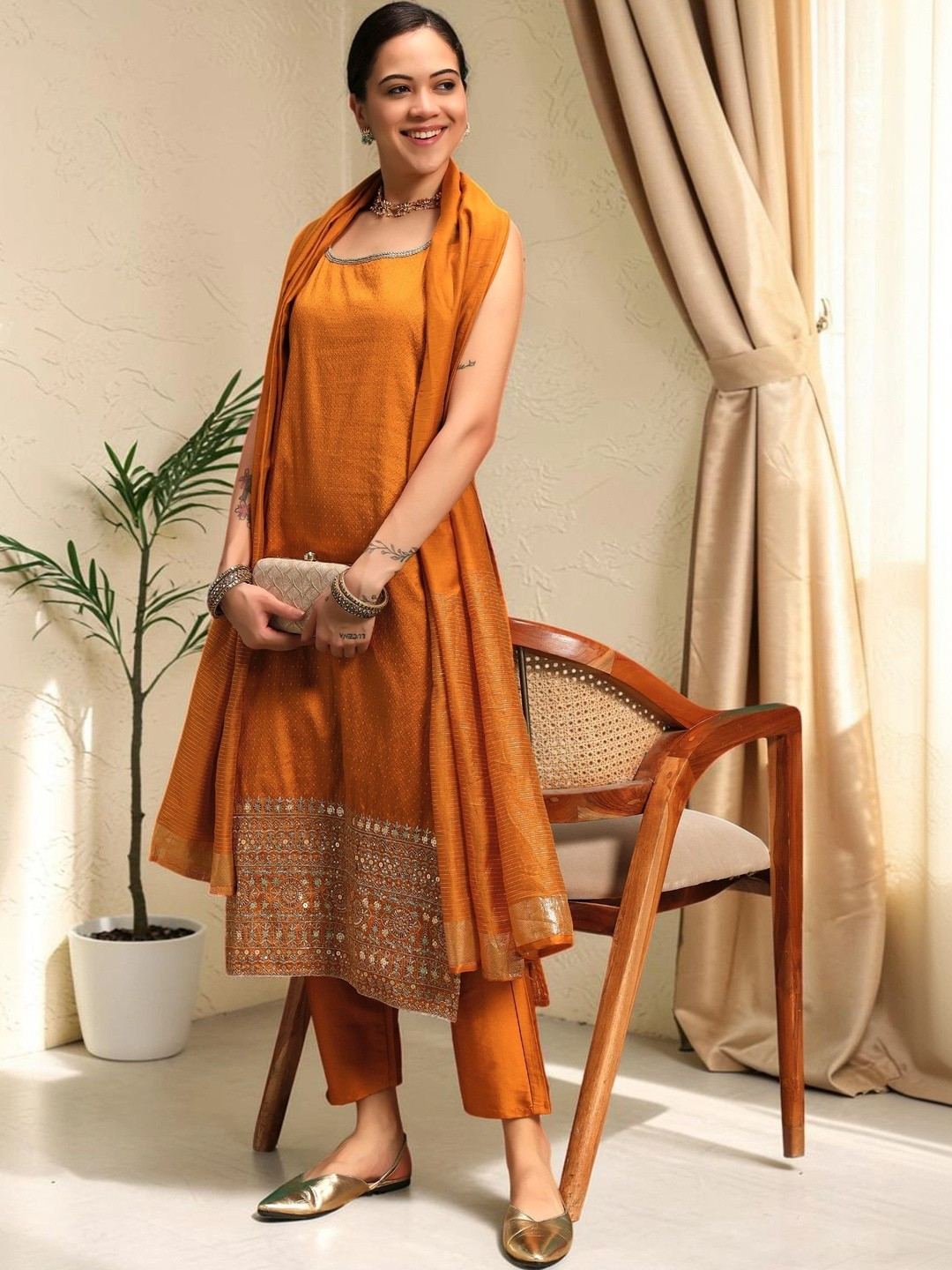 NAVYAAZRI Women Ethnic Motifs Regular Thread Work Kurta with Trousers & With Dupatta