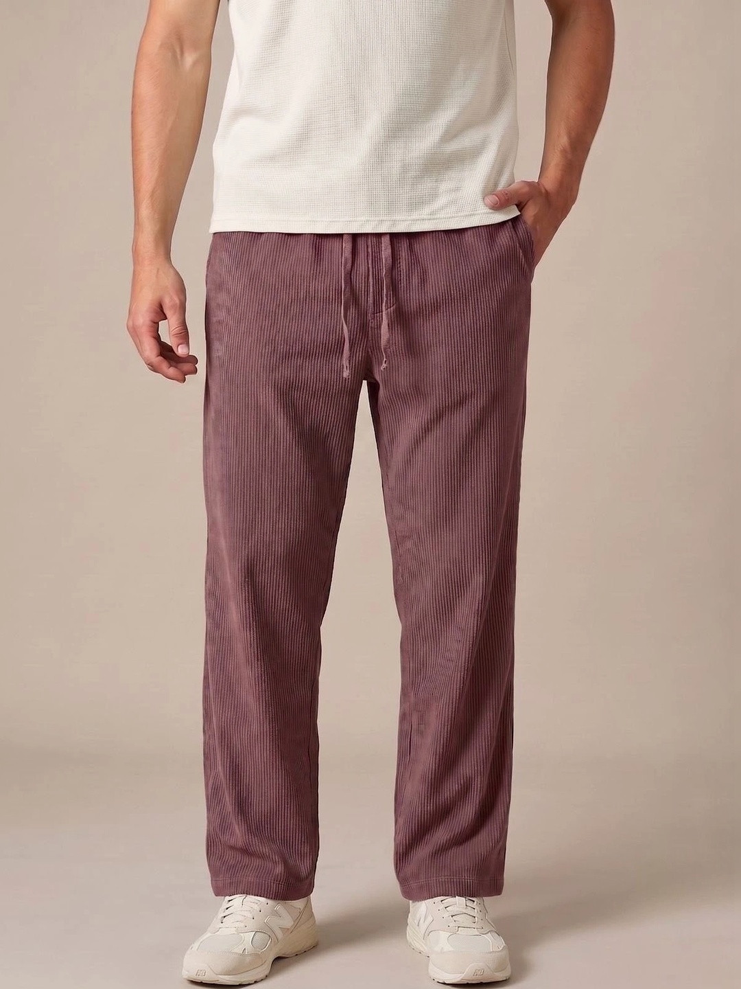 Hence Men Striped Relaxed Corduroy Trousers