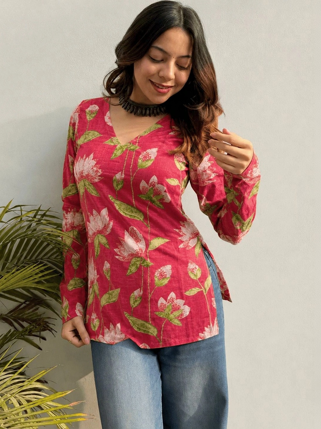 Shedika Women Floral Printed Indie Florals Kurta