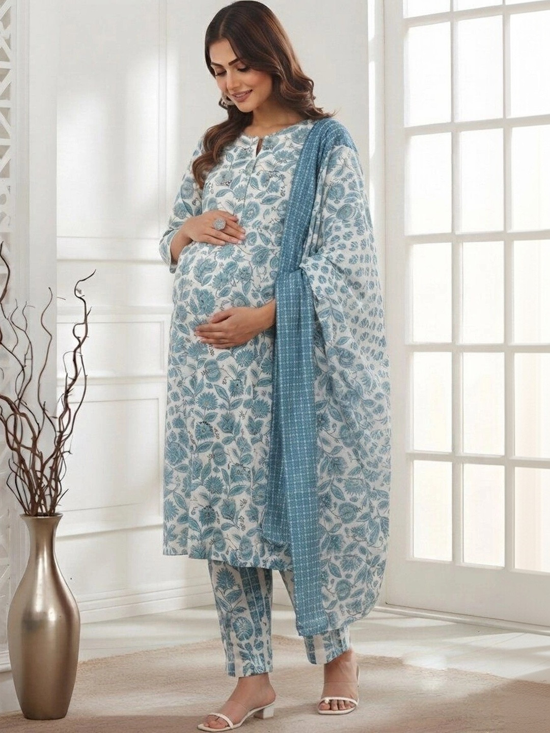 Assume Fab Women Floral Printed Regular Kurta with Trousers & With Dupatta
