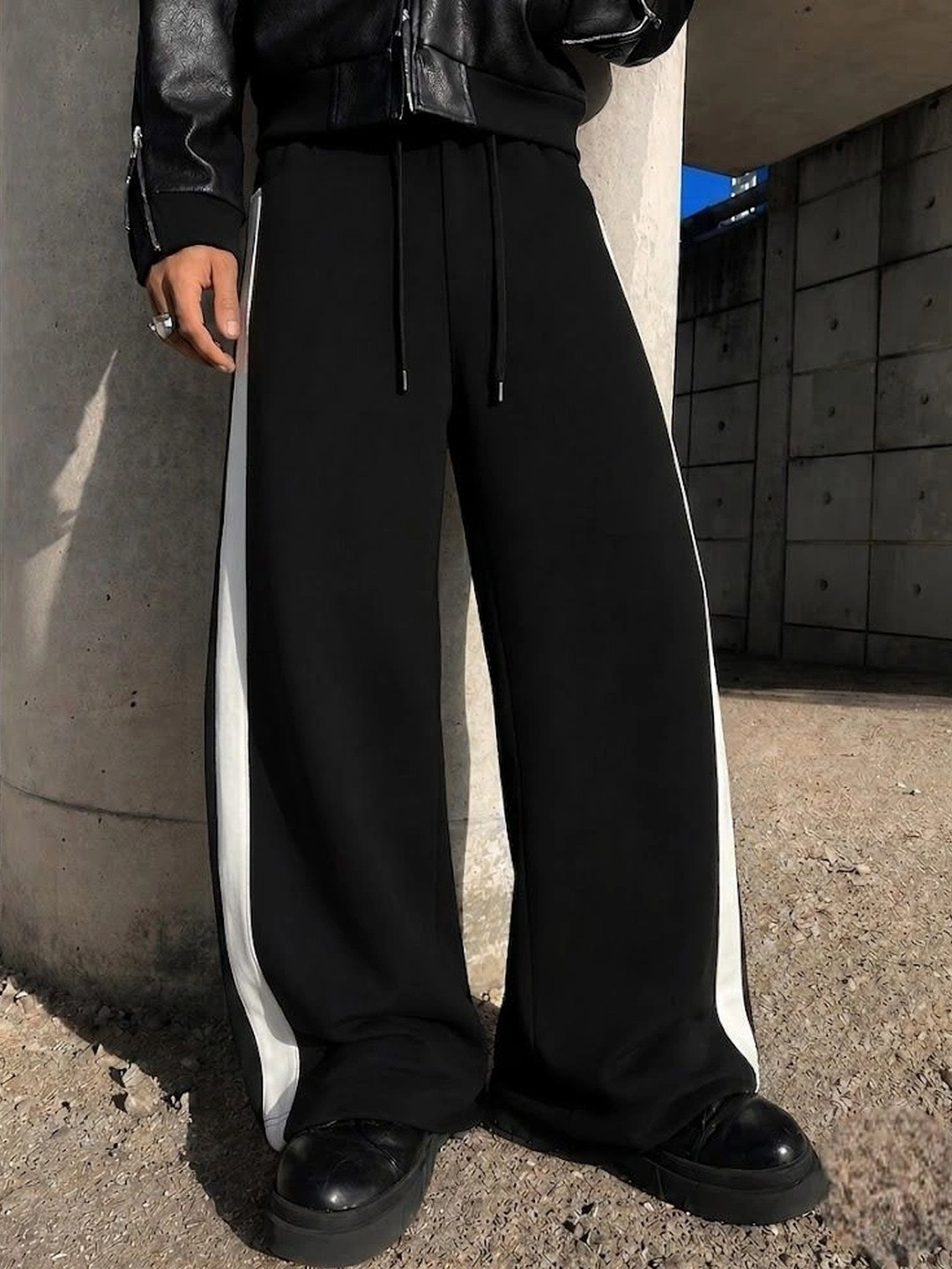 PROGENY Men Relaxed Fit Colourblocked Training Joggers