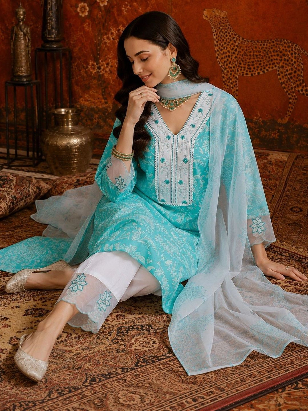 Sangria Women Floral Printed Regular Thread Work Pure Cotton Kurta with Trousers & With Dupatta