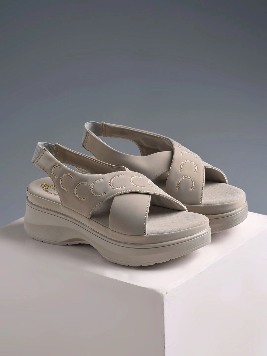Shoetopia Textured Flatform Sandals