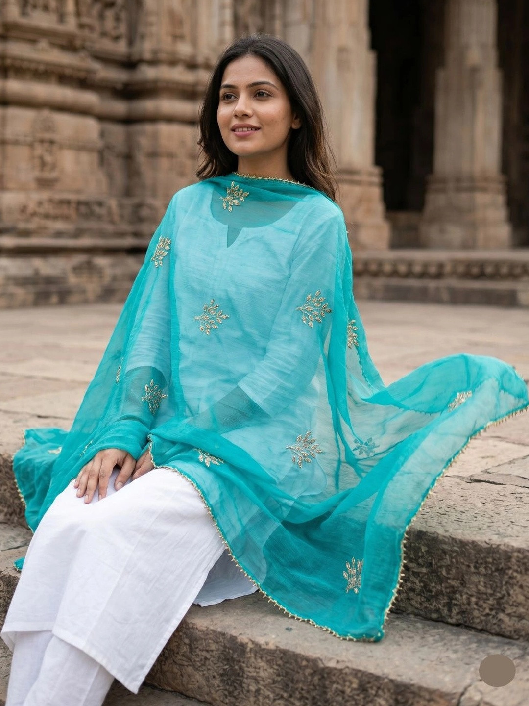 TAMNNA DUPATTA HUB Ethnic Motifs Embroidered Dupatta with Thread Work