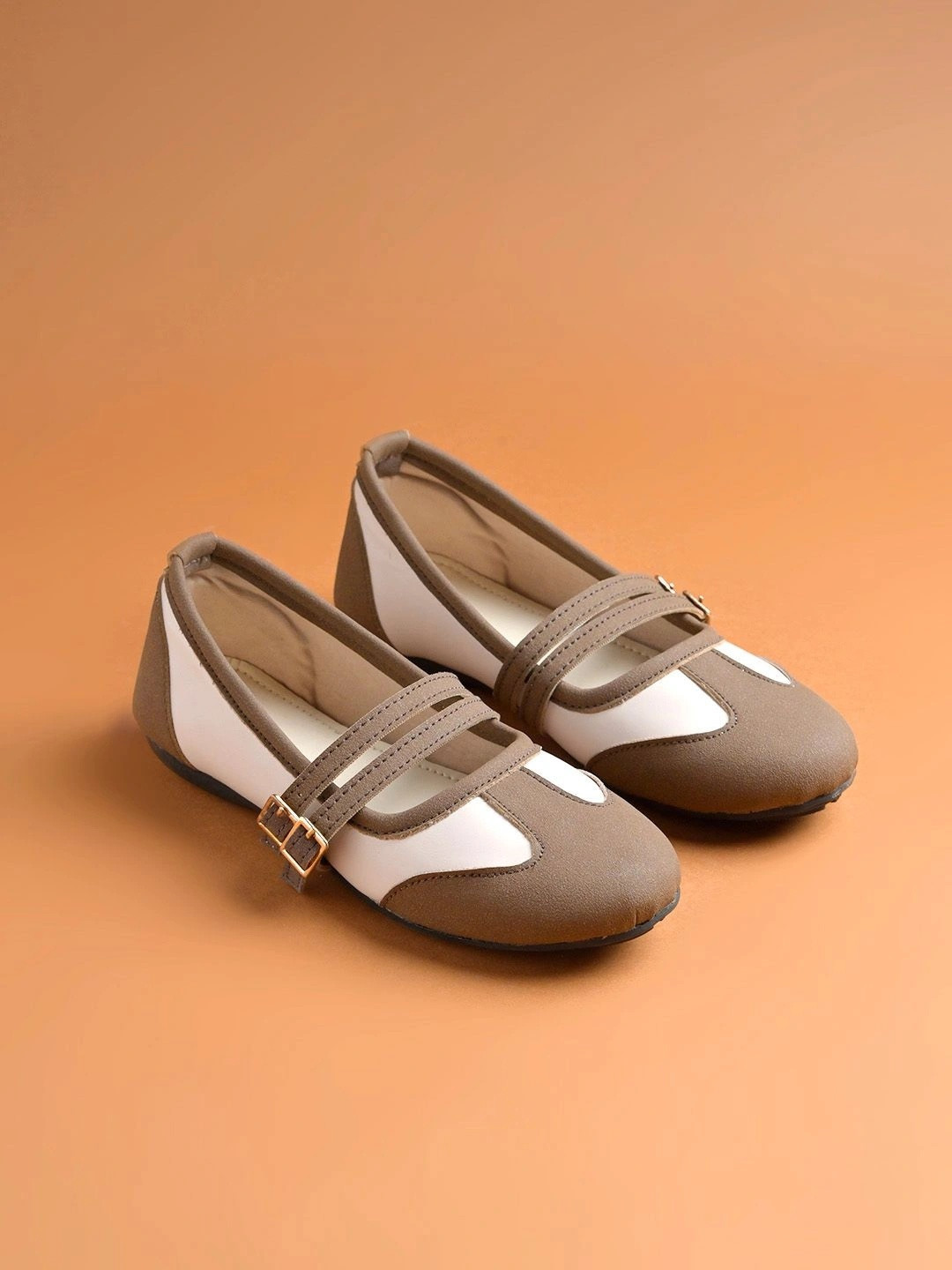Shoetopia Colourblocked Round Toe Buckle Ballerinas