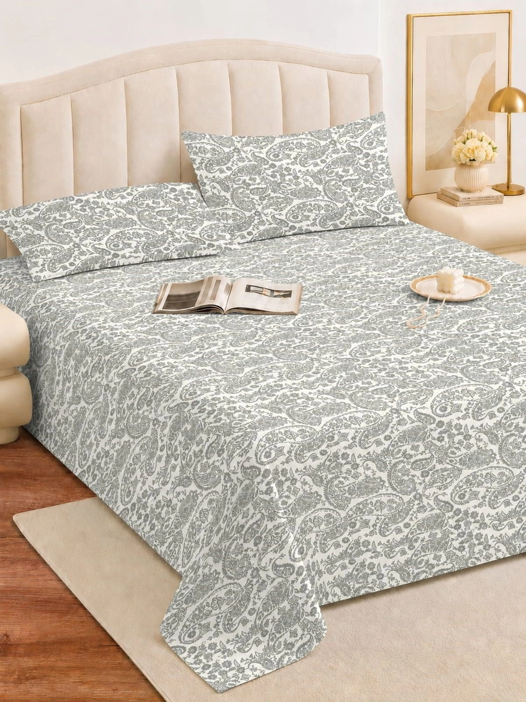 Myntra Elegant Homes Grey & Silver-Toned 180 TC Queen Bedsheet with 2 Pillow Covers