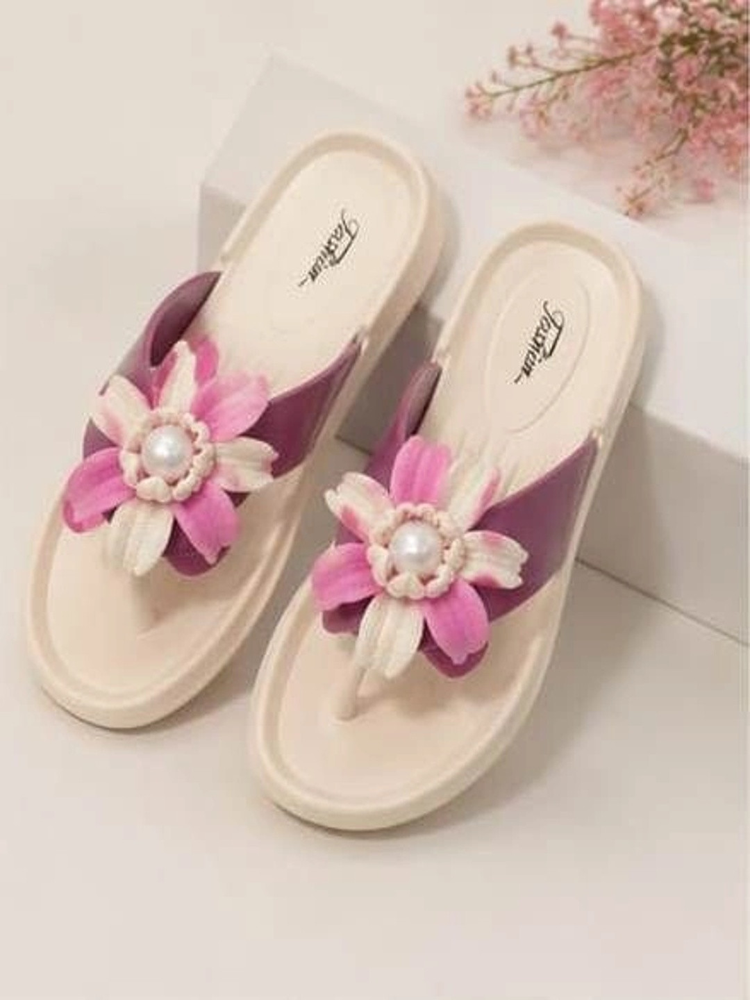 LNT FASHION Women Embellished Thong Flip-Flops