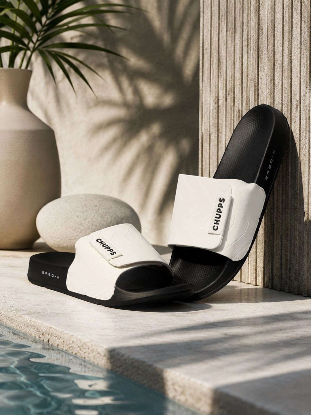 CHUPPS Men White Black Flow Ergo-X Orthopedic Sliders