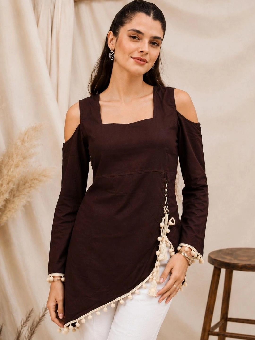 VANSIRI Square Neck Cold-Shoulder Sleeves Kurti