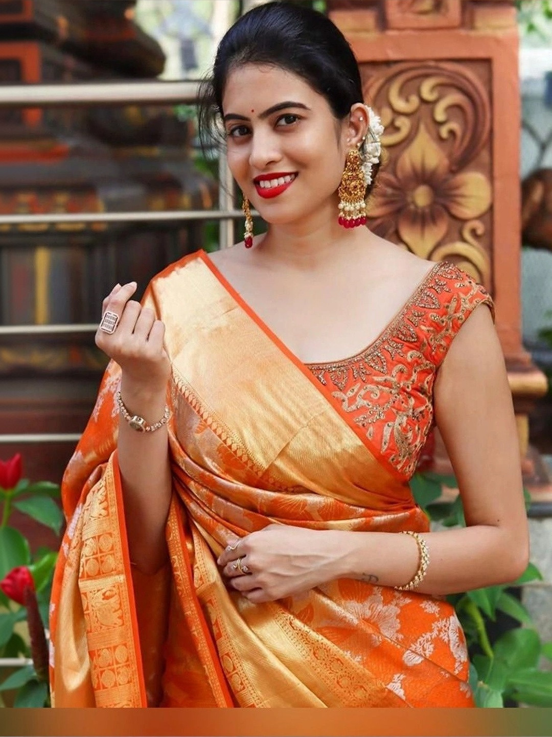 Glorisa Ethnic Motifs Zari Silk Blend Fusion Chanderi Saree