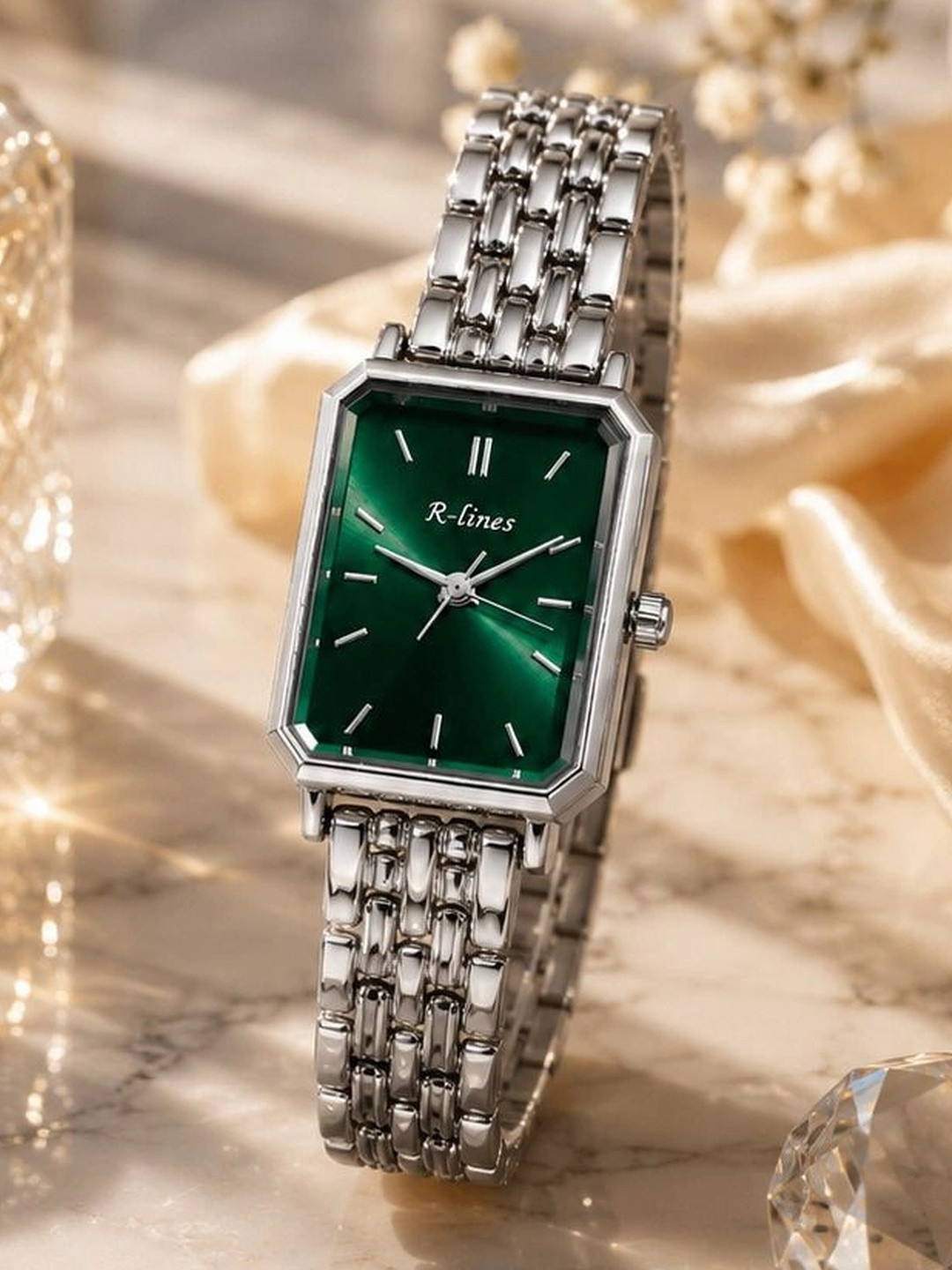 R-LINES Women Dial & Stainless Steel Bracelet Style Straps Analogue Watch CW-Siver Green 011