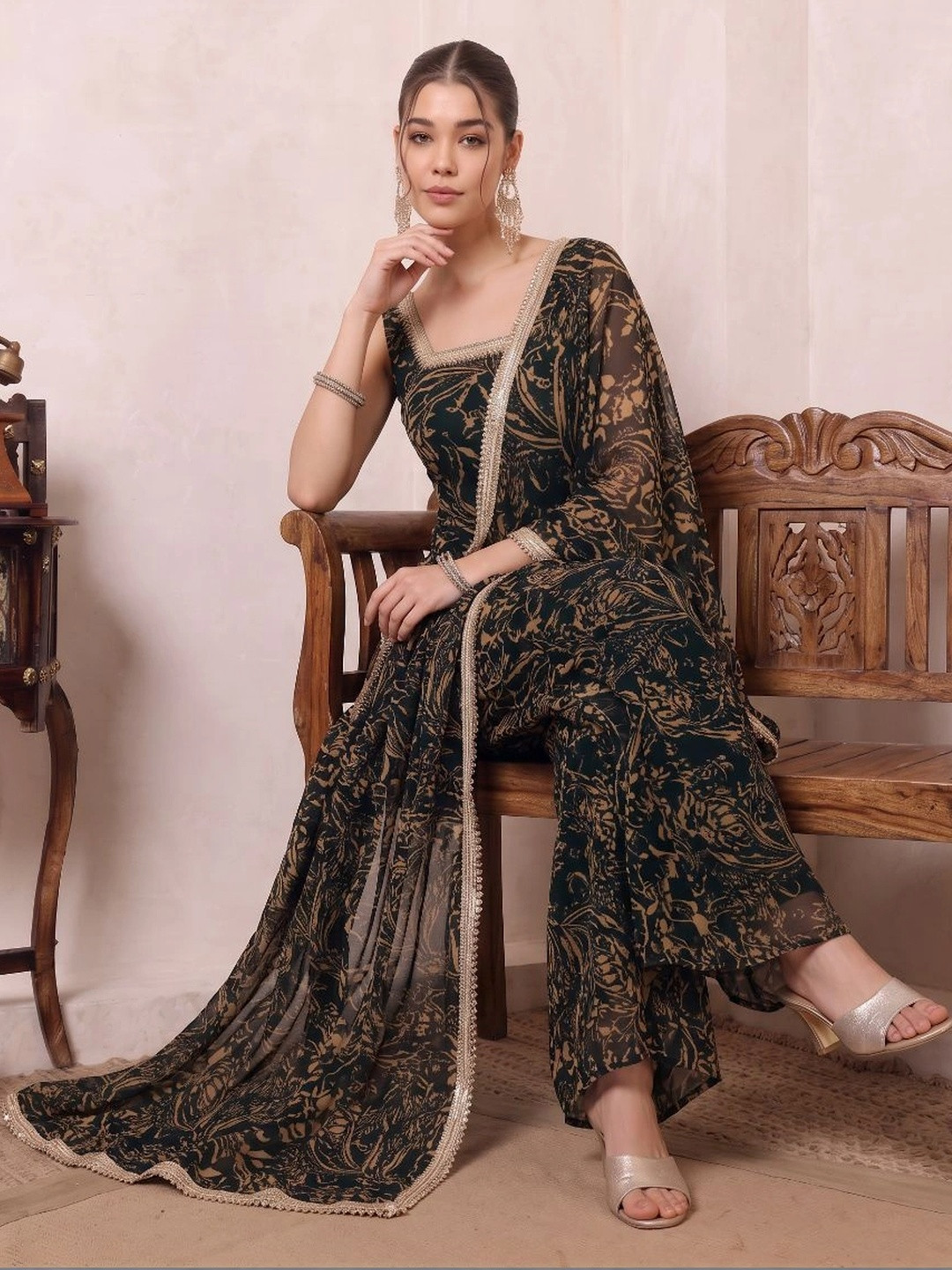 Vibesbydeebaco Dyed Square Neck Kurta With Palazzos & Dupatta