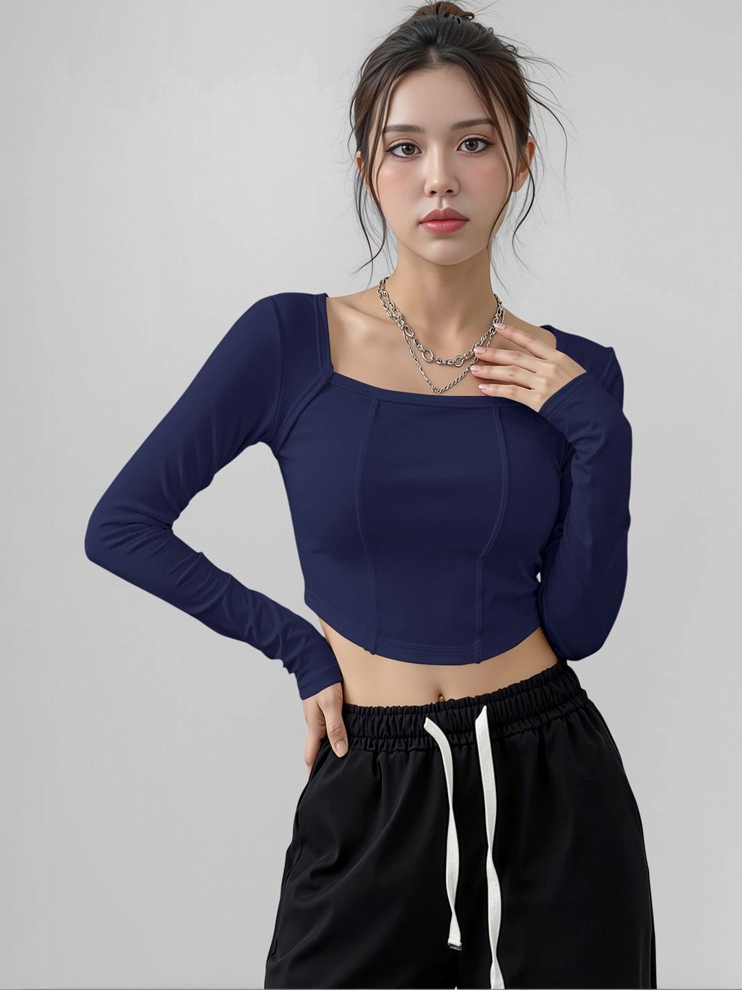 Navyankaa Crop Top