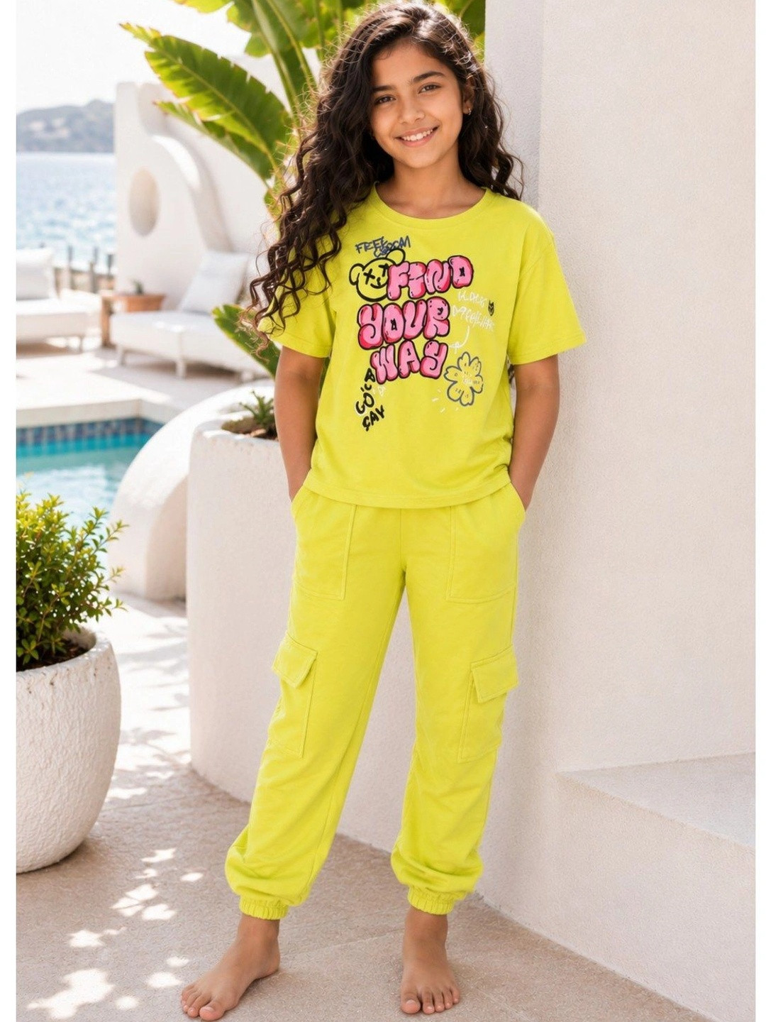 Ninos Dreams Girls Yellow Printed Oversized T-shirt with Cargo Joggers Clothing Set