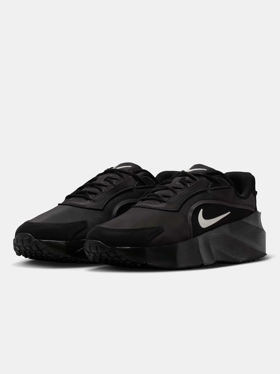 Nike Aura Edge Women's Shoes