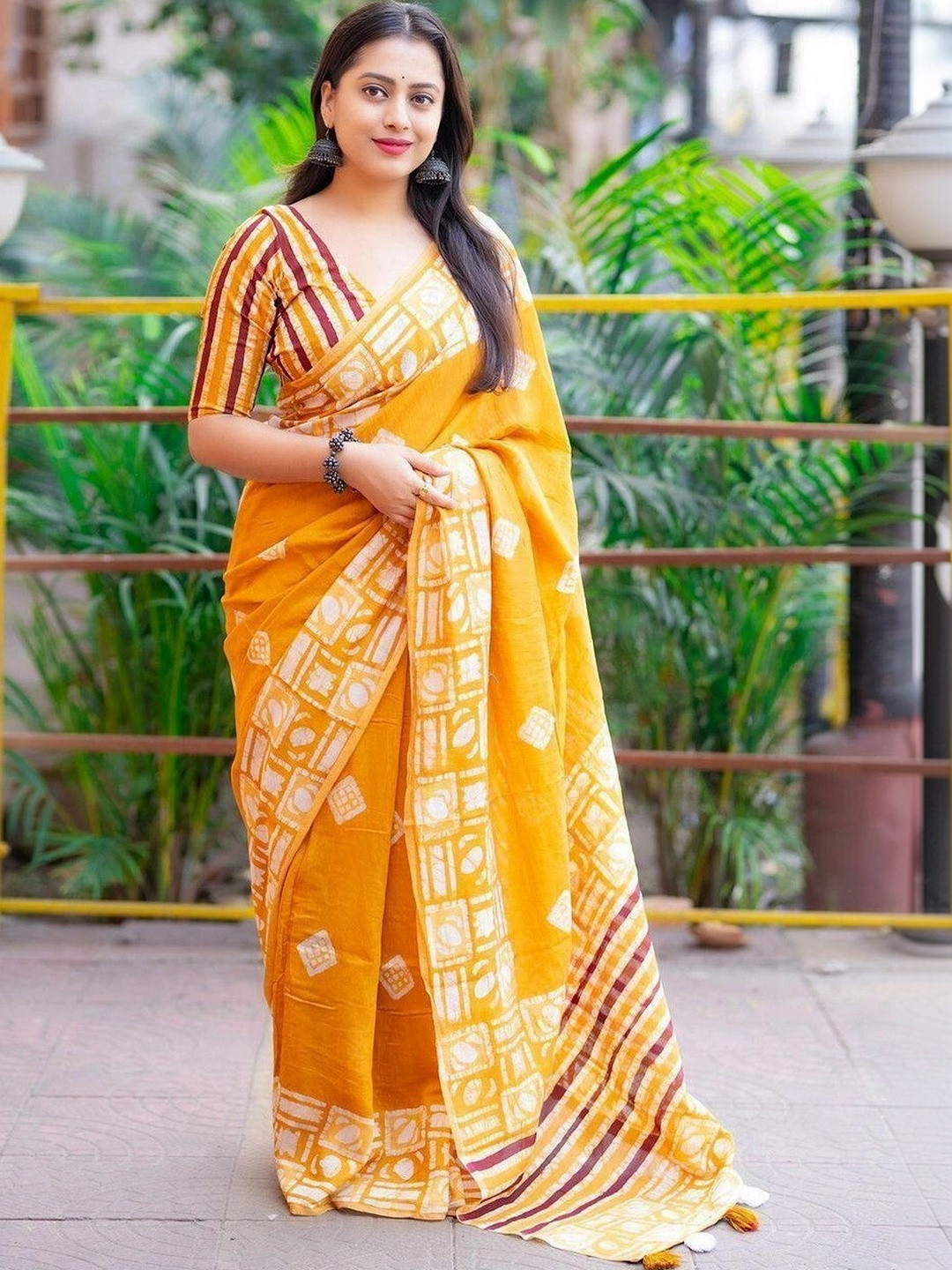 SHRIMAY Batik Linen Blend Block Print Saree