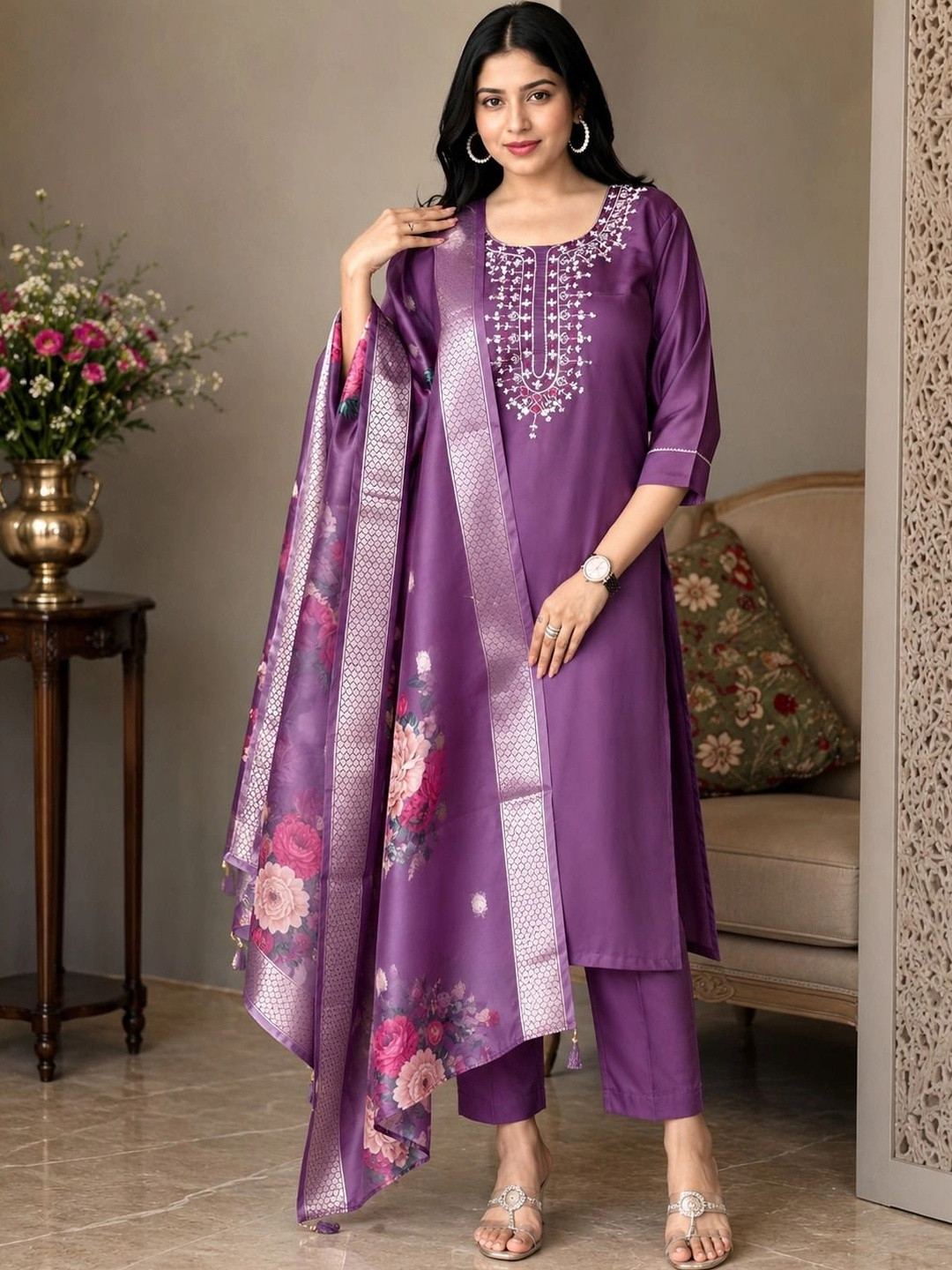 Zeavi Women Floral Embroidered Regular Thread Work Kurti with Trousers & With Dupatta