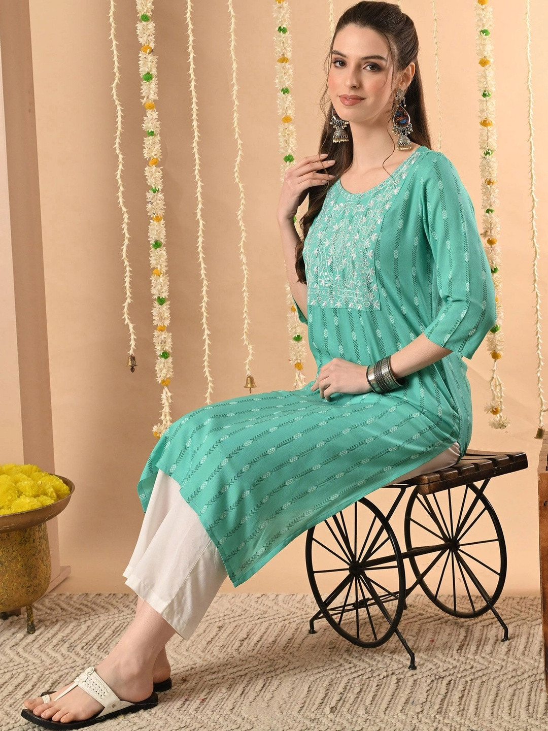 Anouk Women Embroidered Thread Work Kurta