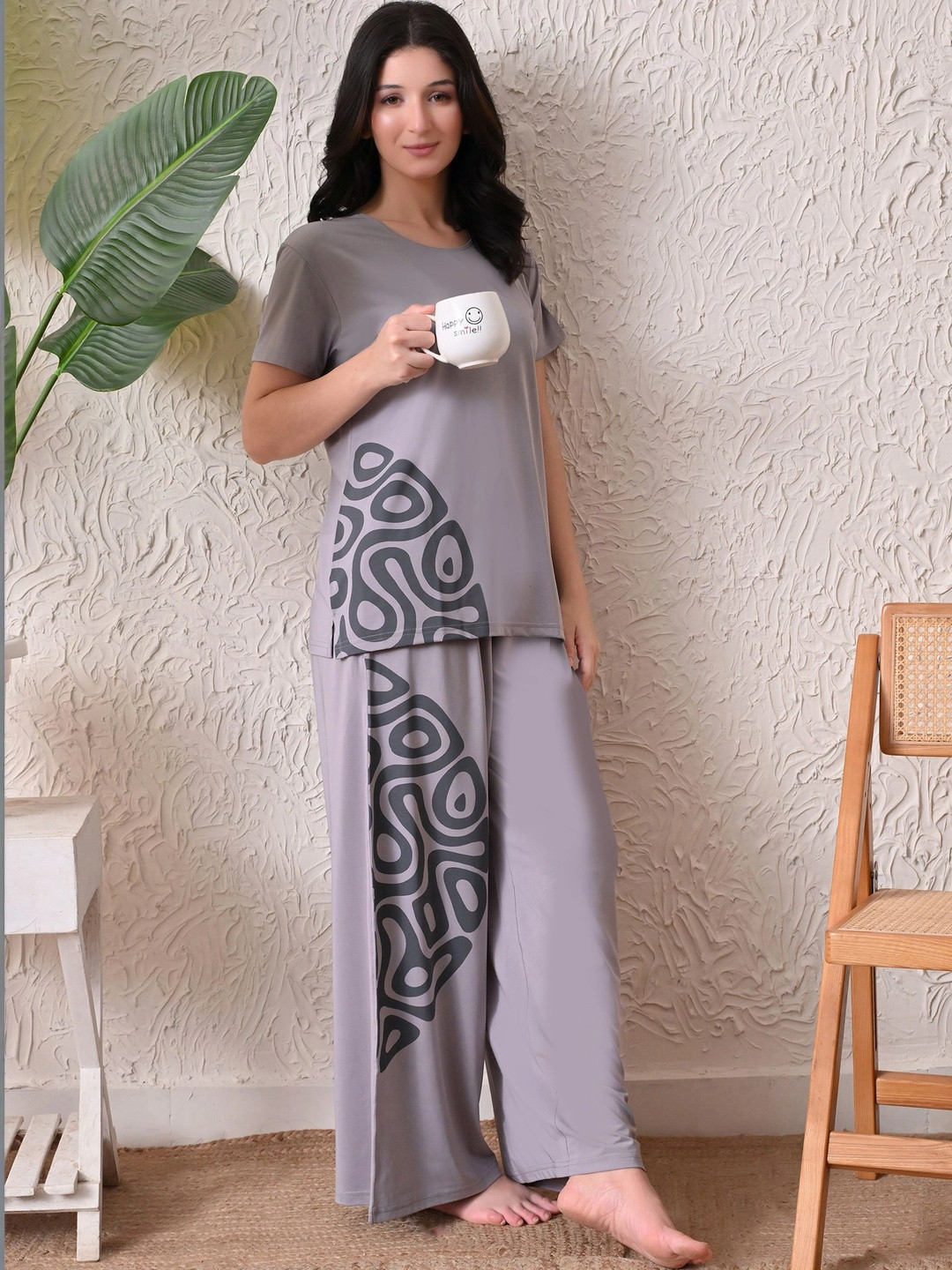Lenissa Women Printed Lycra Night Suit