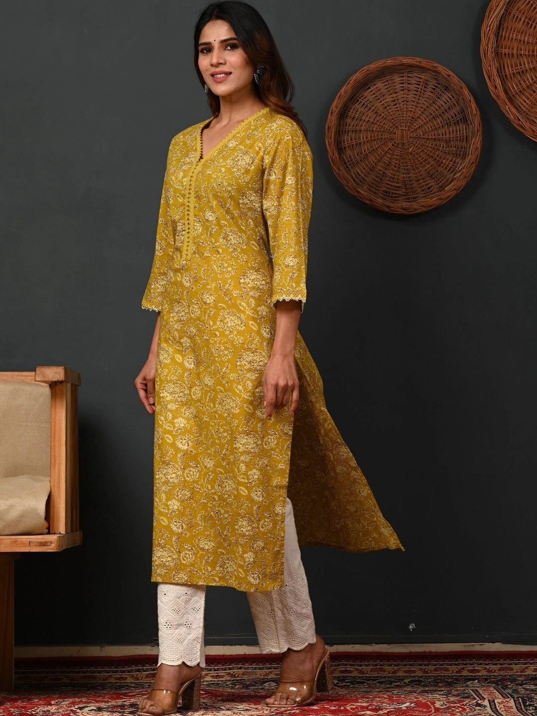 RAINDROP Floral Printed V-Neck Pure Cotton Kurti