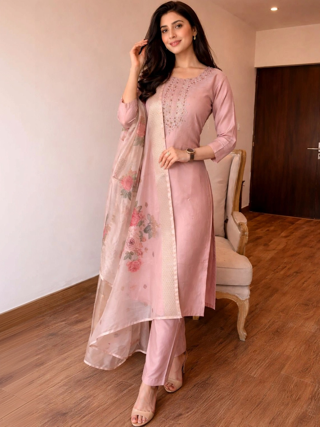 Zeavi Women Floral Embroidered Regular Thread Work Kurti with Trousers & With Dupatta