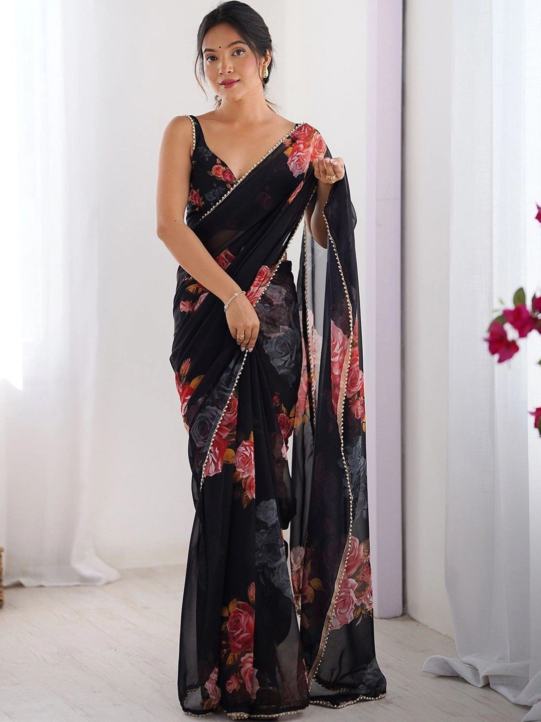 Vastrangam Floral Poly Georgette Saree
