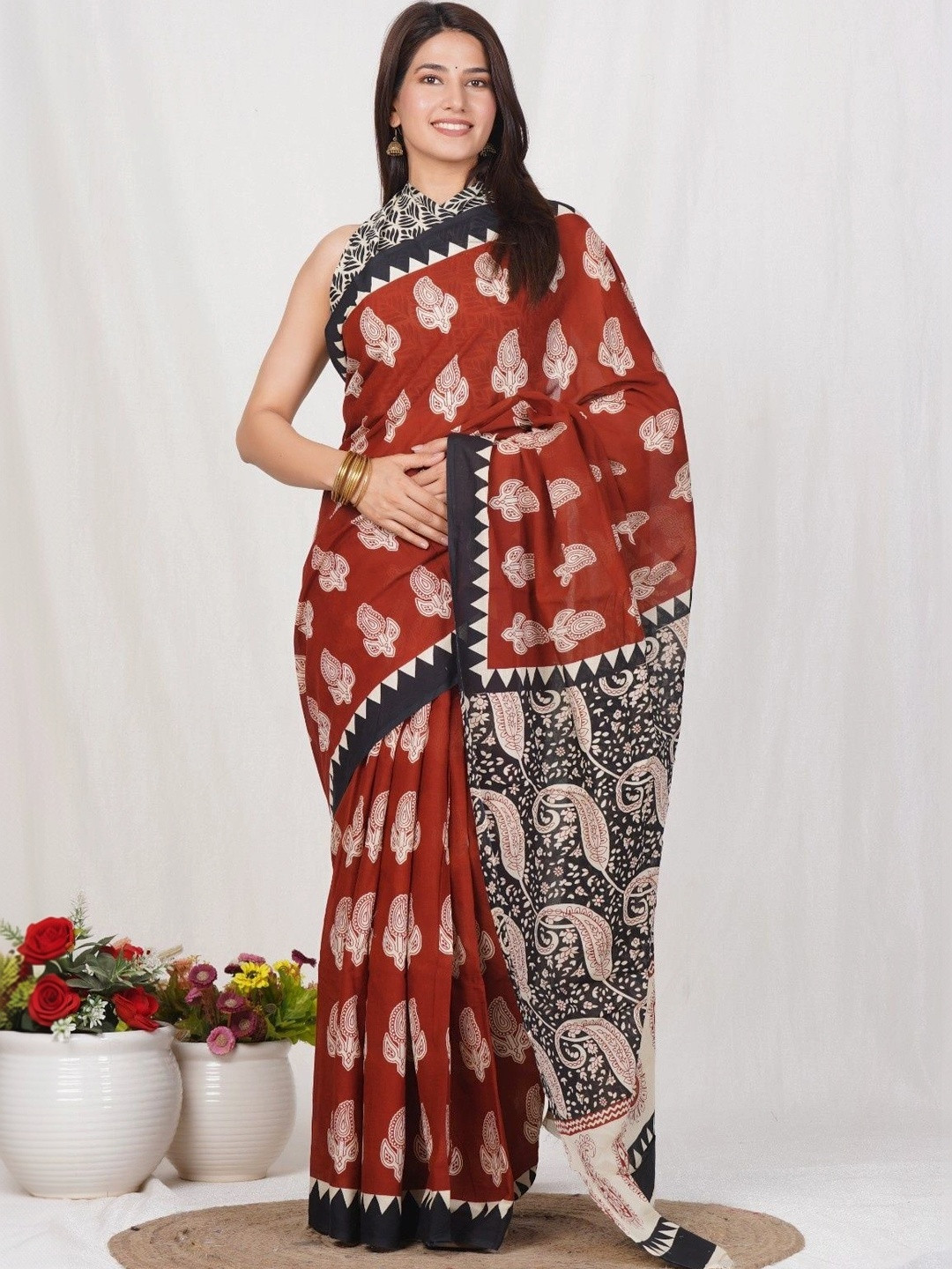 Shivya Floral Pure Cotton Bagru Saree