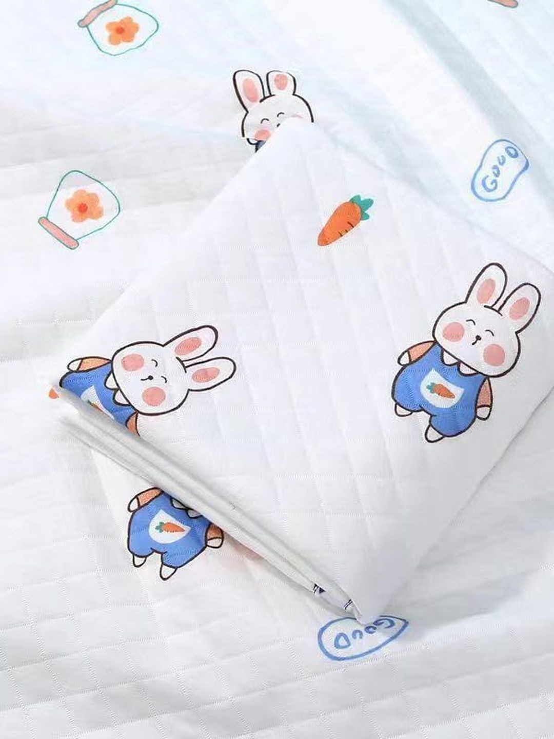 Reexplore White Cartoon Characters Mild Winter 120 GSM Blanket