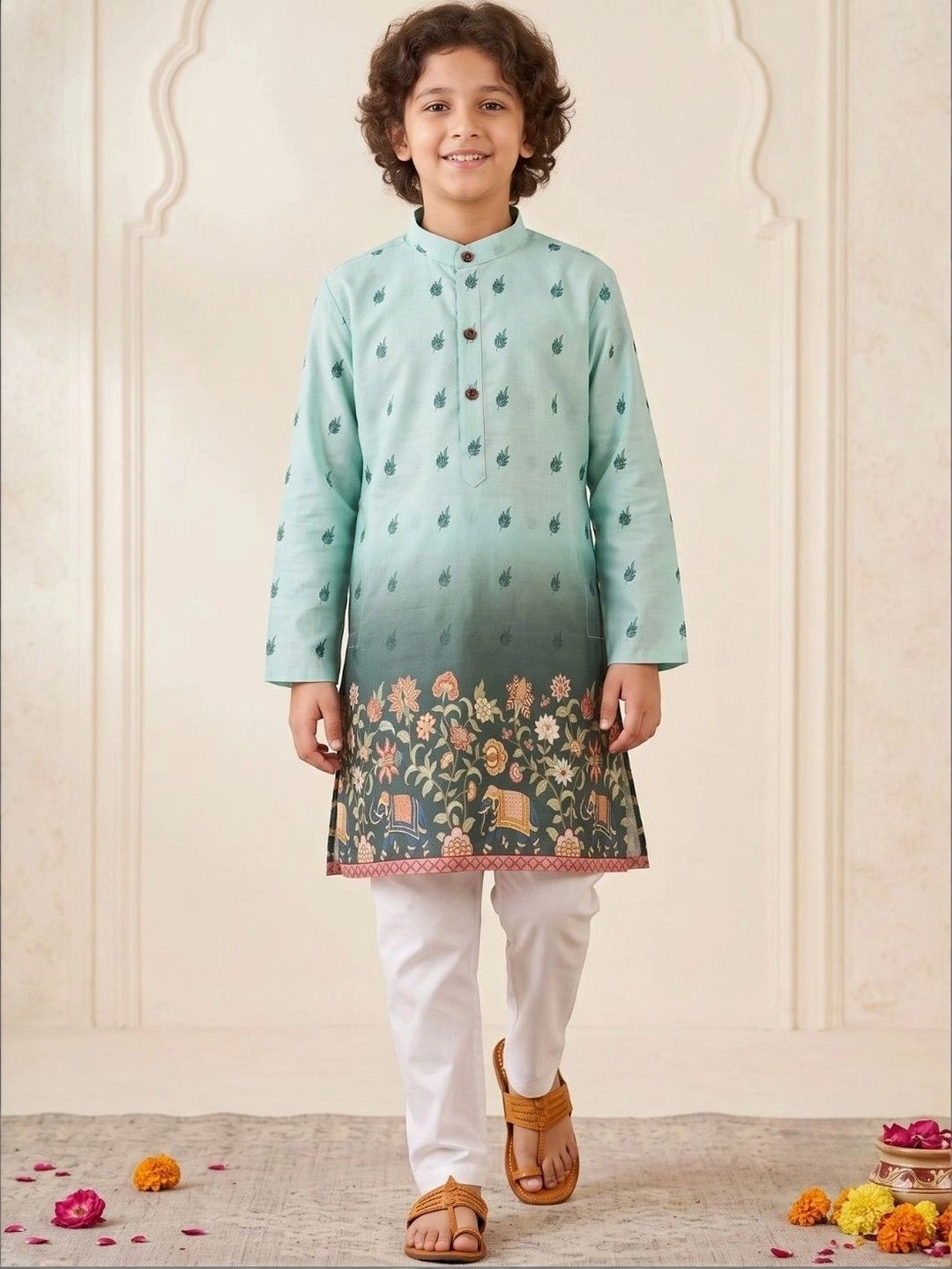 Aj DEZInES Boys Floral Printed Regular Kurta with Pyjamas