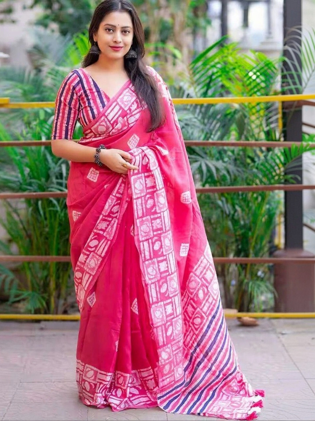 Melok Batik Linen Blend Block Print Saree