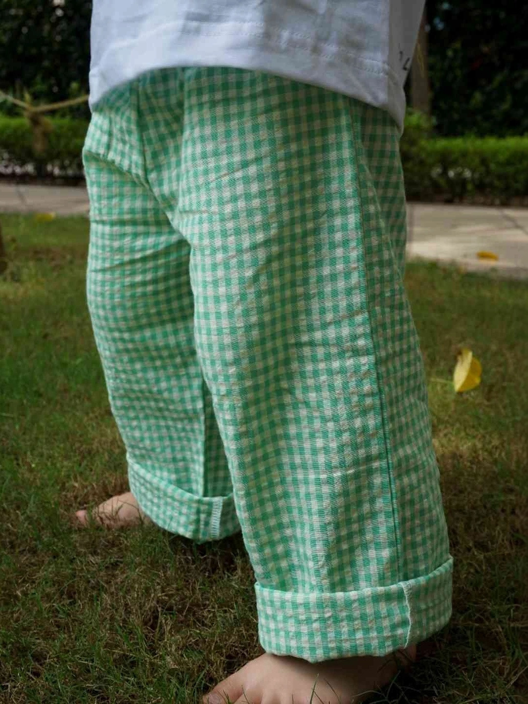 Gozi Infrant Boys Checked Cotton Mid-Rise Straight Lounge Pants