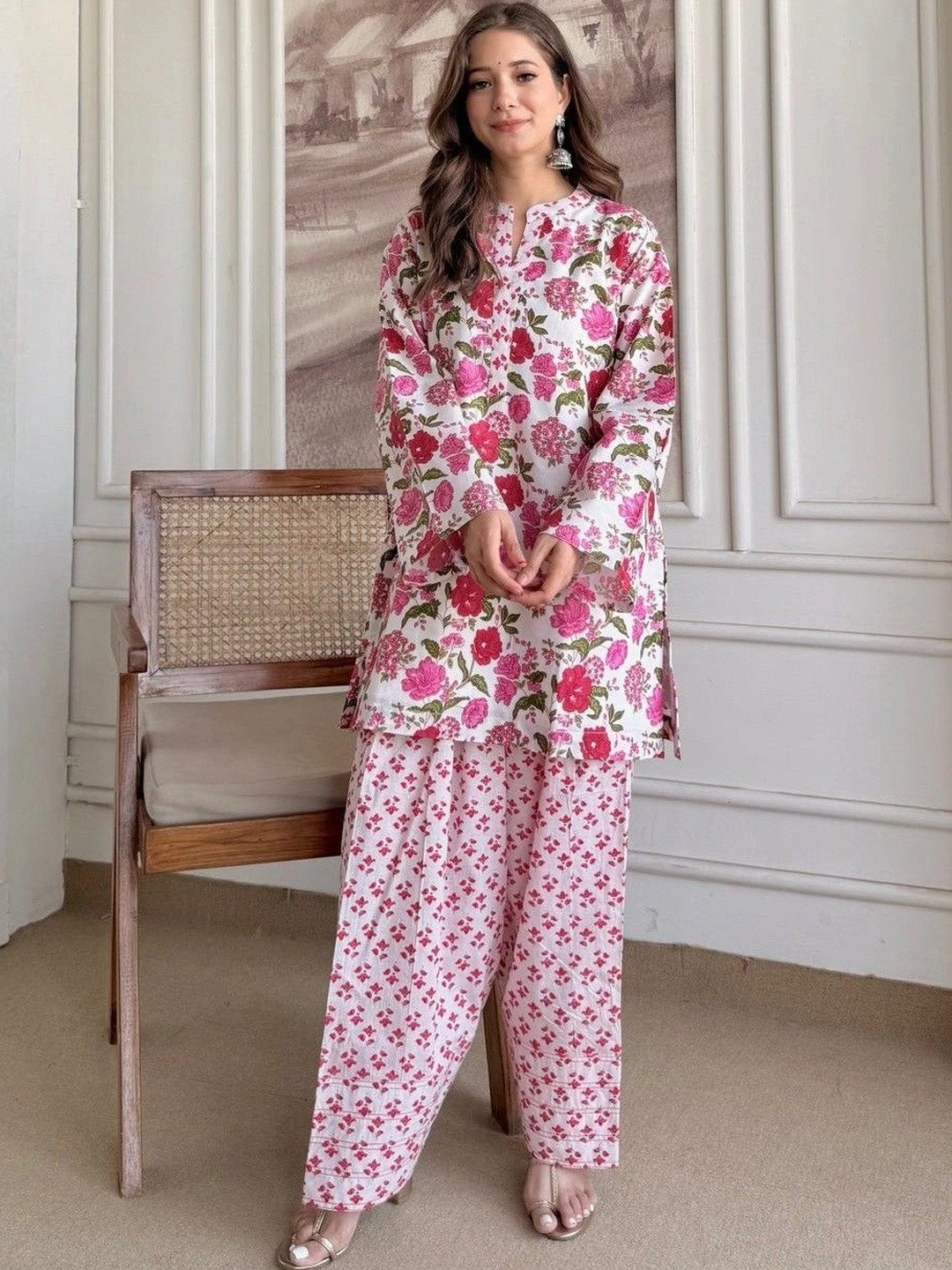 Sangria Women Floral Printed Regular Pure Cotton Kurta with Pyjamas