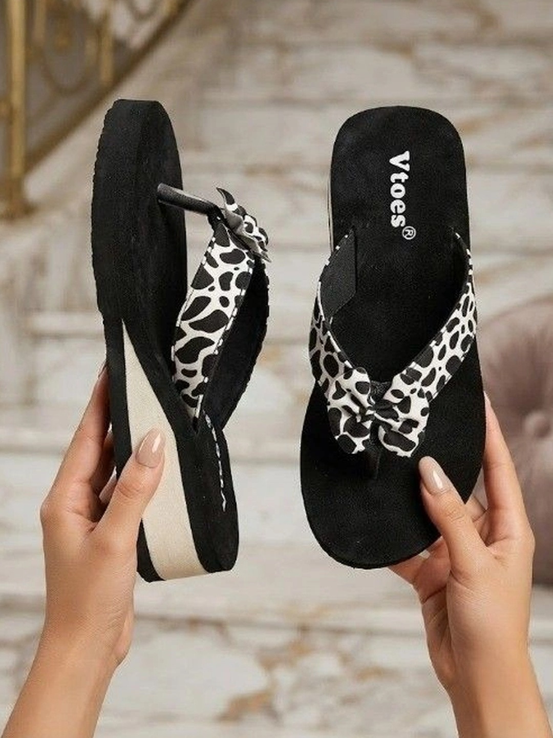 Hsquare Women Printed Thong Flip-Flops