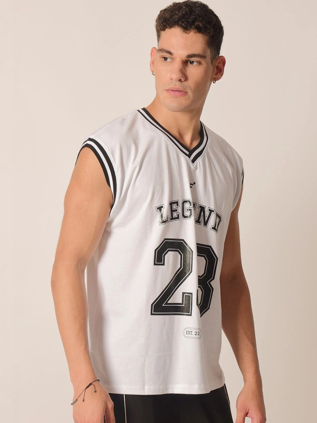 IZF Men Varsity Graphic V-Neck T-shirt