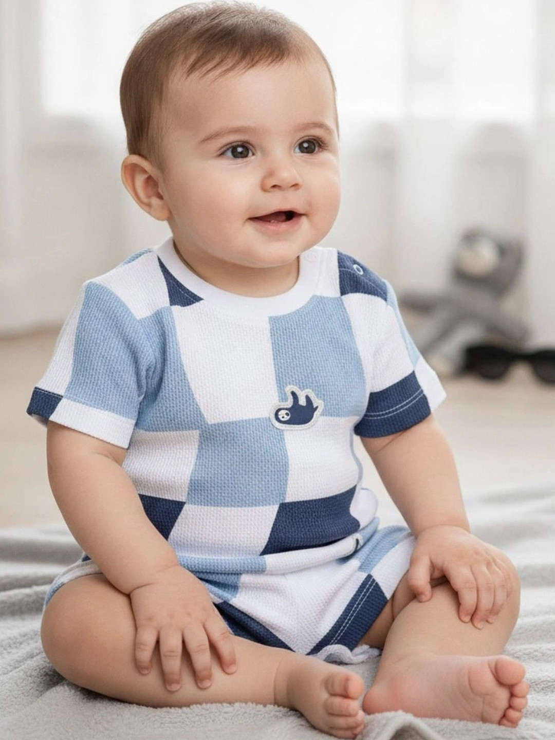 V-Mart Boys Colourblocked T-shirt with Shorts