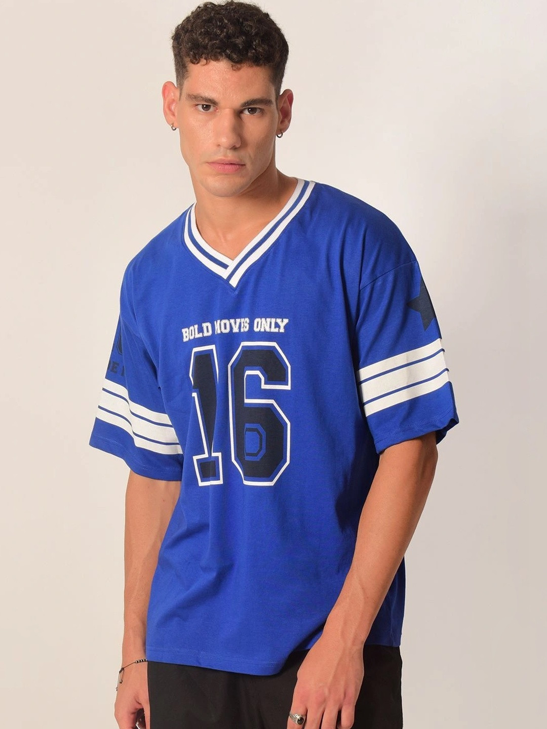 IZF Men Blue Graphic Printed V-Neck T-shirt