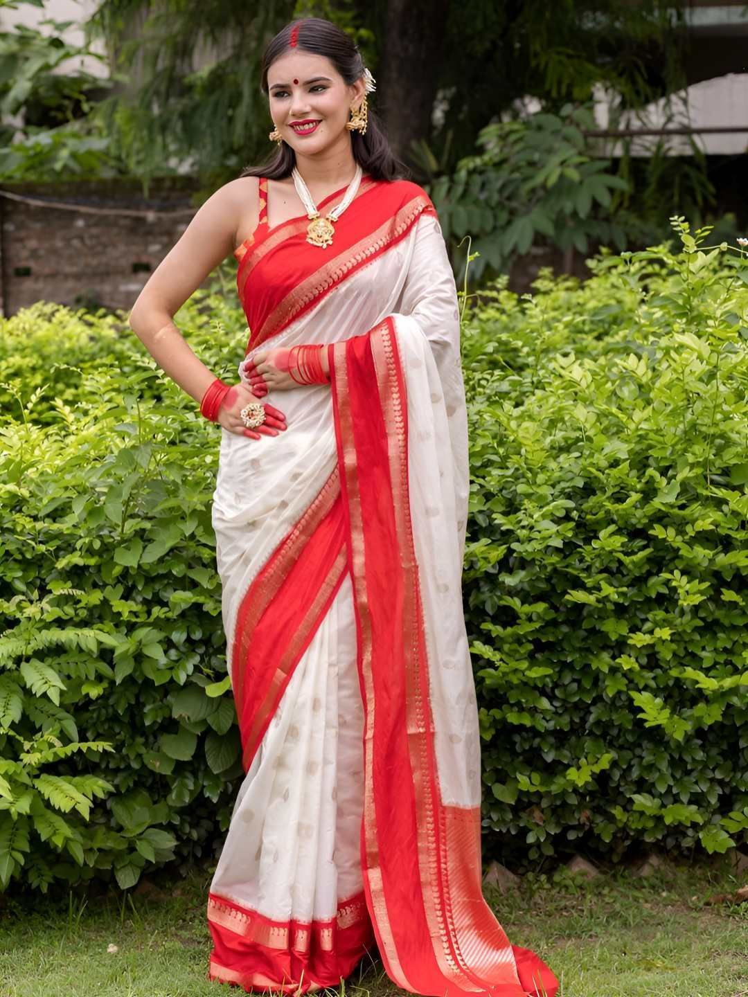 Banarasi Kargha Women Woven Design Zari Banarasi Saree