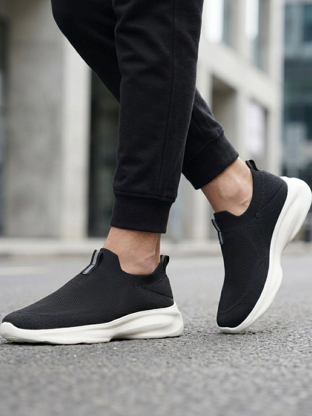 Knight Ace Men Textile Walking Shoes