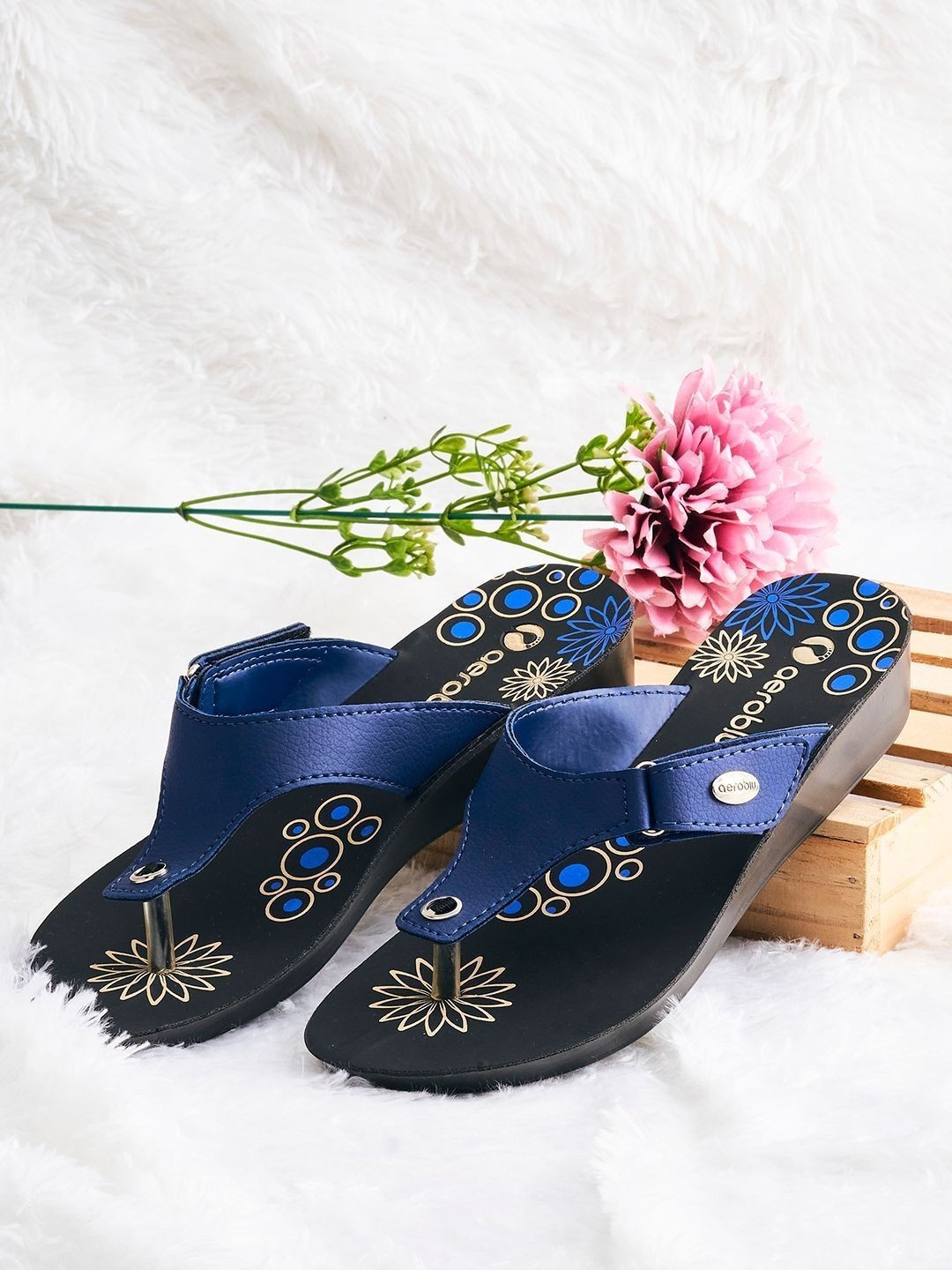 Aeroblu Women Open Toe Flats