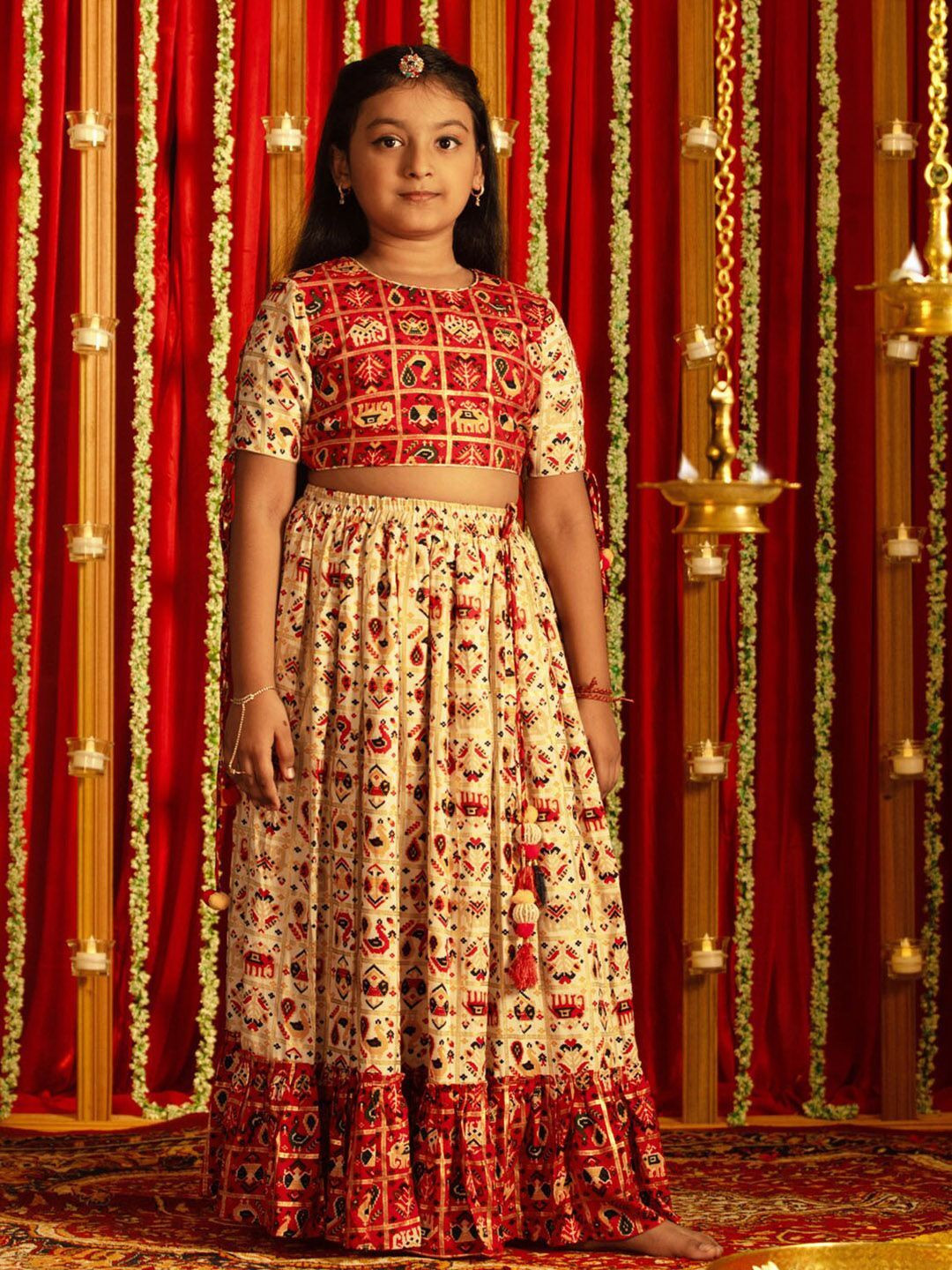 VASTRAMAY Girls Red & Cream Patola Lehenga Set