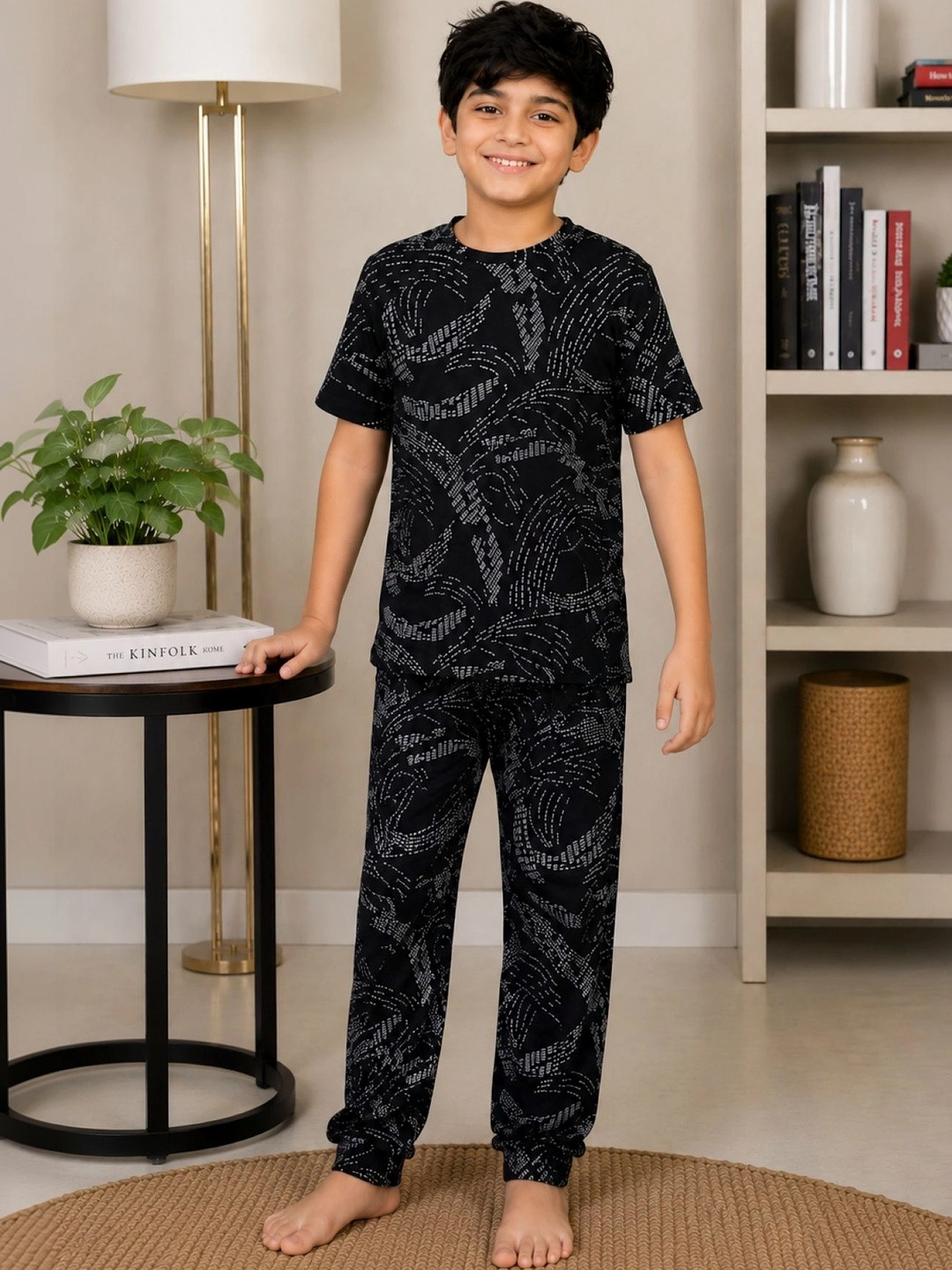 Ninos Dreams Boys Black Printed Pure Cotton Short Sleeve Clothing Set