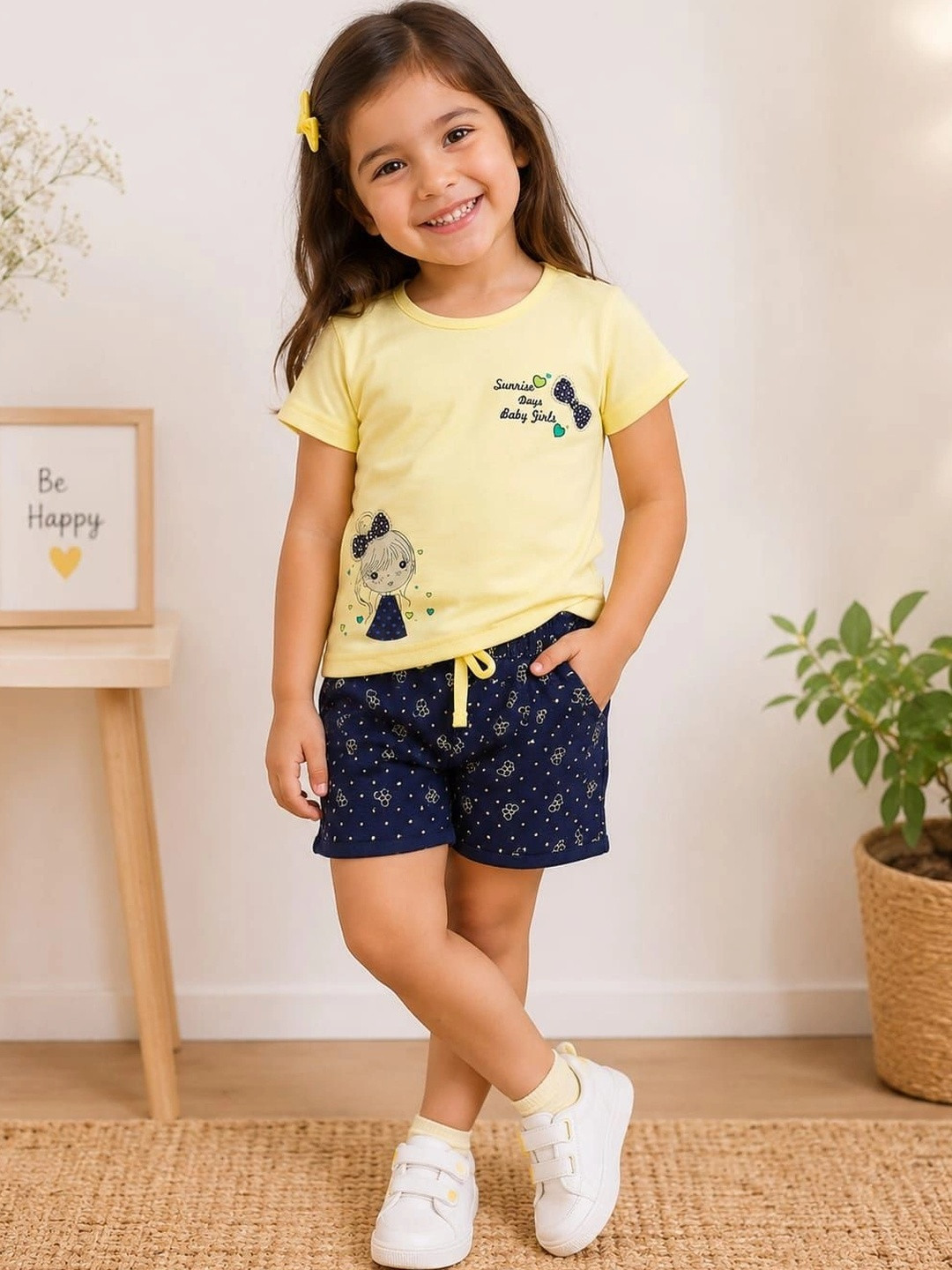 CERABI Girls Printed T-shirt with Shorts